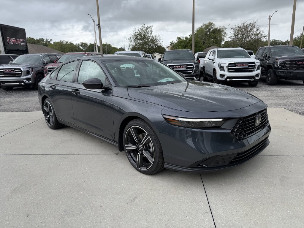Used 2025 Honda Accord SE image 2
