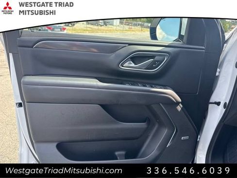 Used 2022 Chevrolet Suburban RST w/ Luxury Package AWD/4WD image 8