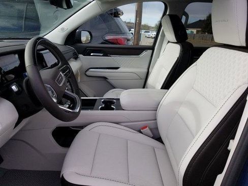 New 2026 GMC Acadia Denali w/ Super Cruise Package image 8