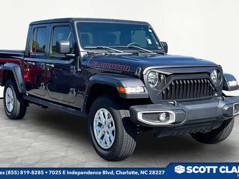 Used 2023 Jeep Gladiator Sport AWD/4WD image 1