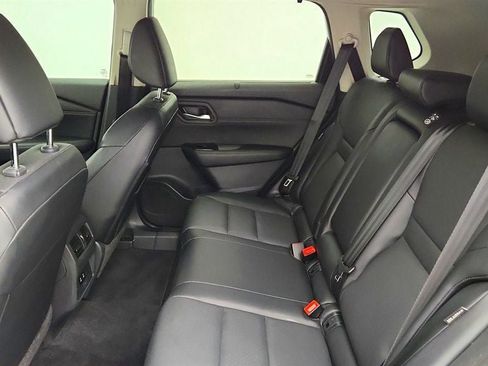 Used 2025 Nissan Rogue SV w/ SV Premium Package FWD image 21