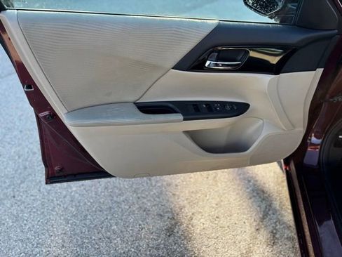 Used 2016 Honda Accord LX image 11