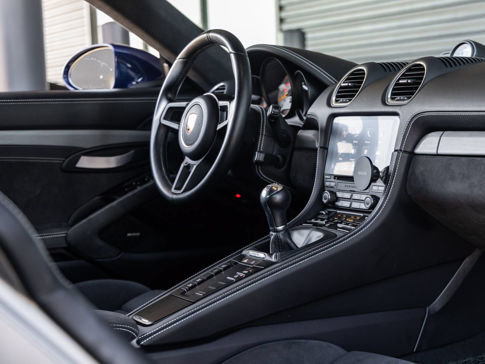 Certified 2020 Porsche 718 Cayman GT4 RWD image 48