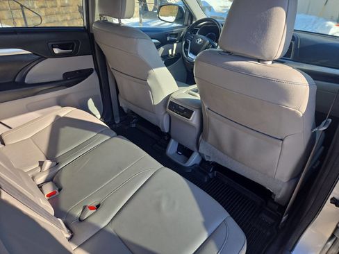 Used 2018 Toyota Highlander XLE image 29