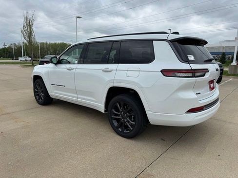 New 2026 Jeep Grand Cherokee L Limited AWD/4WD image 5