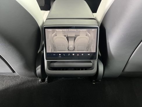 Used 2025 Tesla Model 3 Long Range image 34
