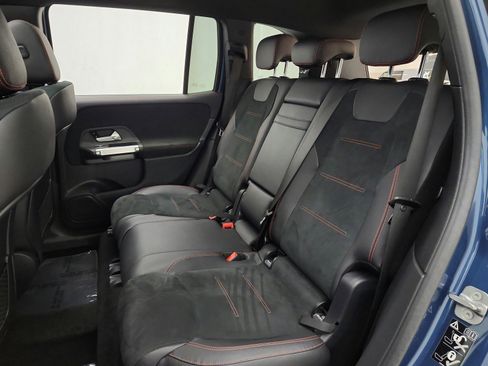 Used 2023 Mercedes-Benz GLB 250 image 15