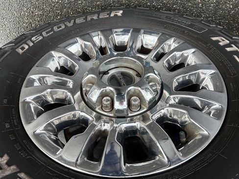 Used 2022 Ford F350 XLT w/ XLT Premium Package image 10