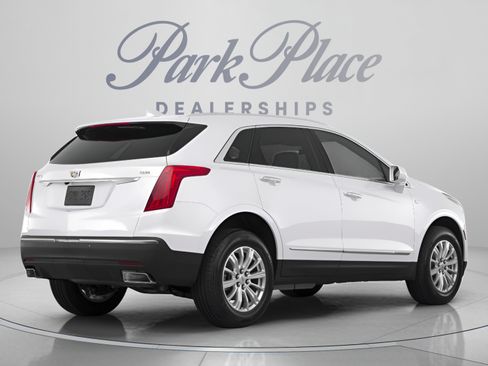 Used 2017 Cadillac XT5 Luxury FWD image 3