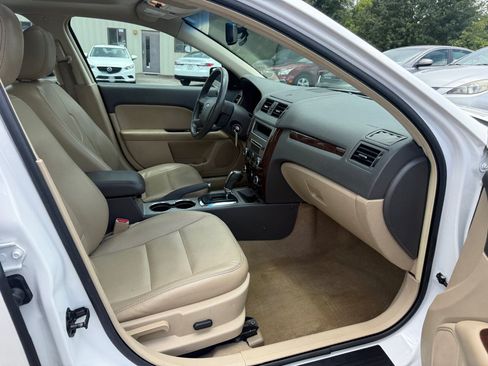 Used 2010 Ford Fusion SEL FWD image 14