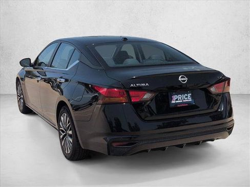 Used 2024 Nissan Altima 2.5 SV FWD image 8