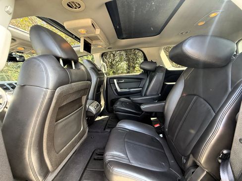 Used 2011 GMC Acadia SLT image 50