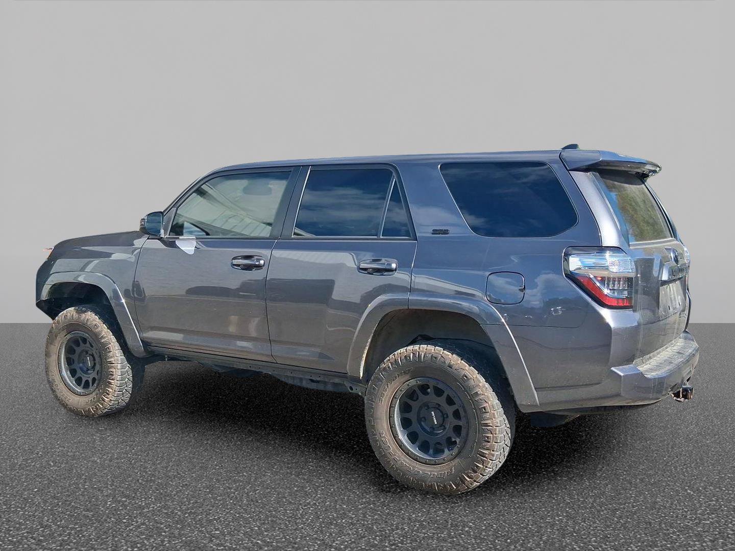 Used 2023 Toyota 4Runner SR5 Premium AWD/4WD image 5