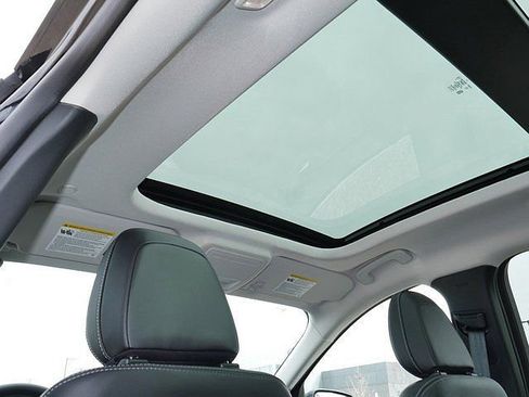 New 2025 Ford Escape SE w/ PHEV Premium Package FWD image 24