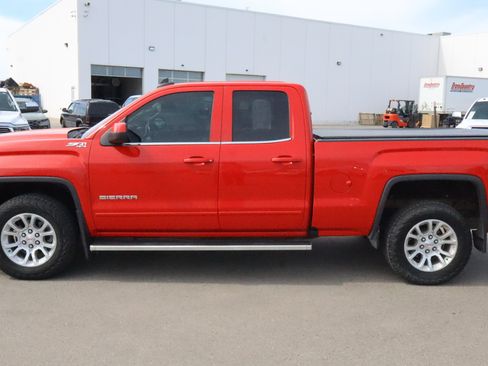 Used 2016 GMC Sierra 1500 SLE w/ SLE Value Package AWD/4WD image 4