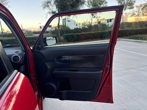 Used 2014 Scion xB image 16