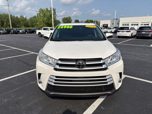 Used 2018 Toyota Highlander XLE AWD/4WD image 9