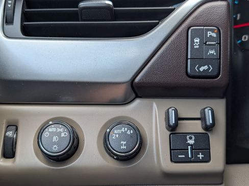 Used 2017 Chevrolet Tahoe Premier AWD/4WD image 13