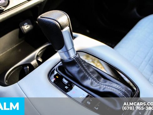 Used 2023 Honda HR-V LX image 34