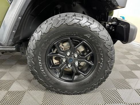 Used 2024 Jeep Wrangler Unlimited AWD/4WD image 9