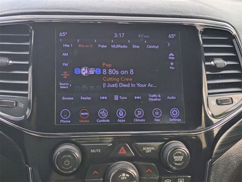 Used 2019 Jeep Grand Cherokee Altitude image 21