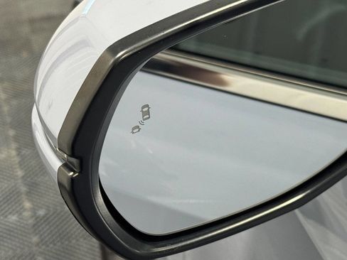 Used 2022 Honda CR-V EX-L image 8