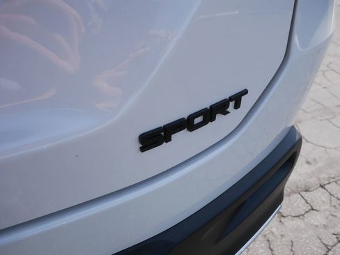 Used 2025 Honda Pilot Sport image 10