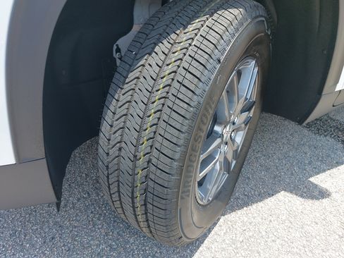 New 2025 GMC Acadia Elevation image 34