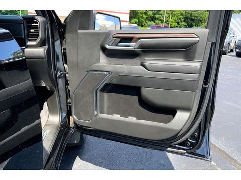 Used 2023 Chevrolet Silverado 1500 LT w/ Protection Package AWD/4WD image 21