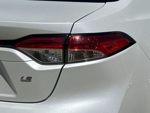 Used 2025 Toyota Corolla LE FWD image 7