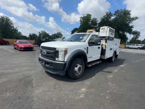 Used 2019 Ford F550 4x4 Regular Cab Super Duty image 3