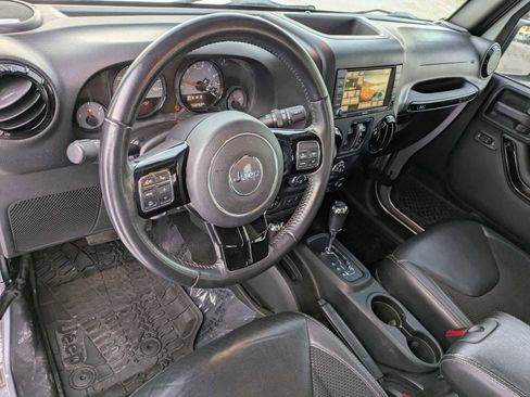 Used 2017 Jeep Wrangler Unlimited Sahara image 2