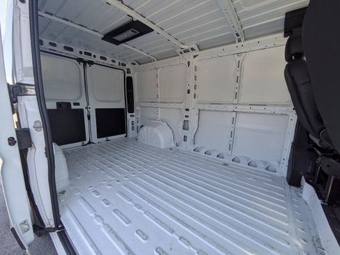 Used 2025 RAM ProMaster 2500 w/ Convenience Group FWD image 14