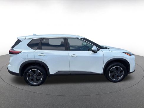 Used 2025 Nissan Rogue SV AWD/4WD image 15