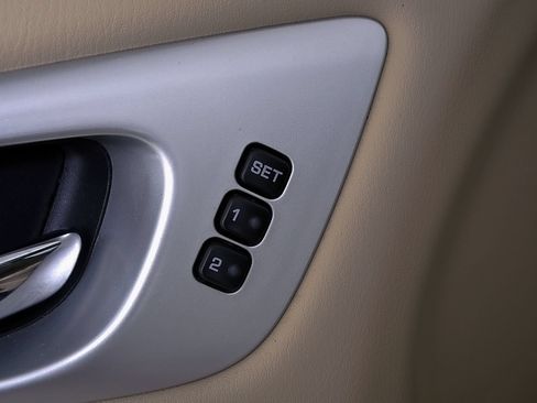 Used 2018 Nissan Pathfinder Platinum FWD image 21