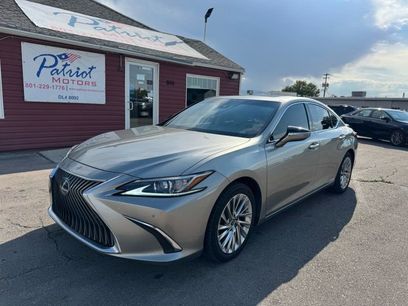 Used 2021 Lexus ES 300h w/ Accessory Package 2