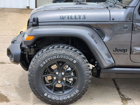 New 2026 Jeep Gladiator Sport AWD/4WD image 10
