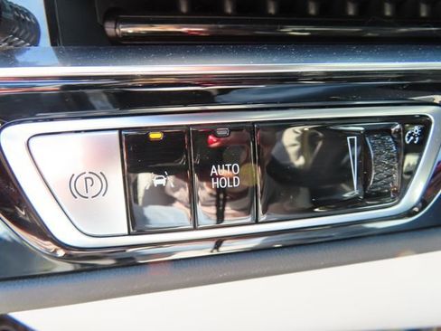 Used 2024 Cadillac Lyriq Luxury AWD/4WD image 37
