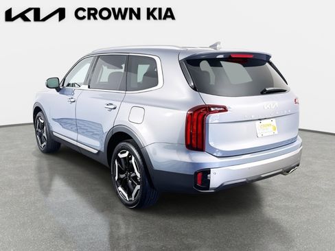 Certified 2025 Kia Telluride S image 7