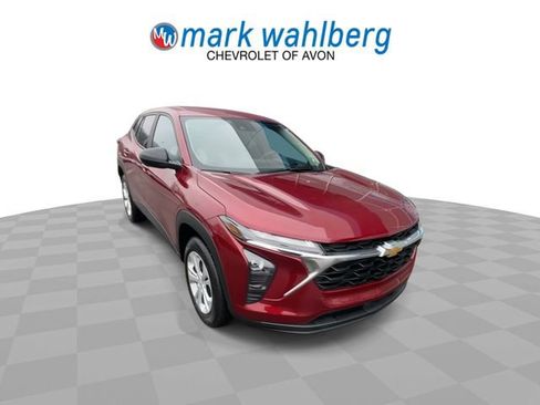 Certified 2025 Chevrolet Trax LS image 2