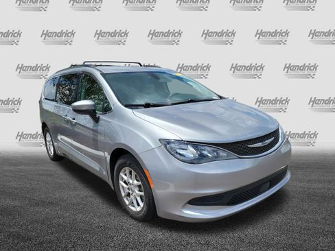 Used 2021 Chrysler Voyager Lxi FWD image 2