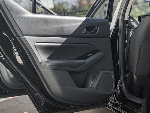 Used 2023 Nissan Altima 2.5 SV w/ SV Premium Package image 34