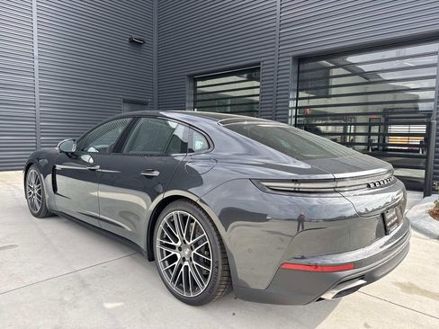 New 2026 Porsche Panamera 4 image 3
