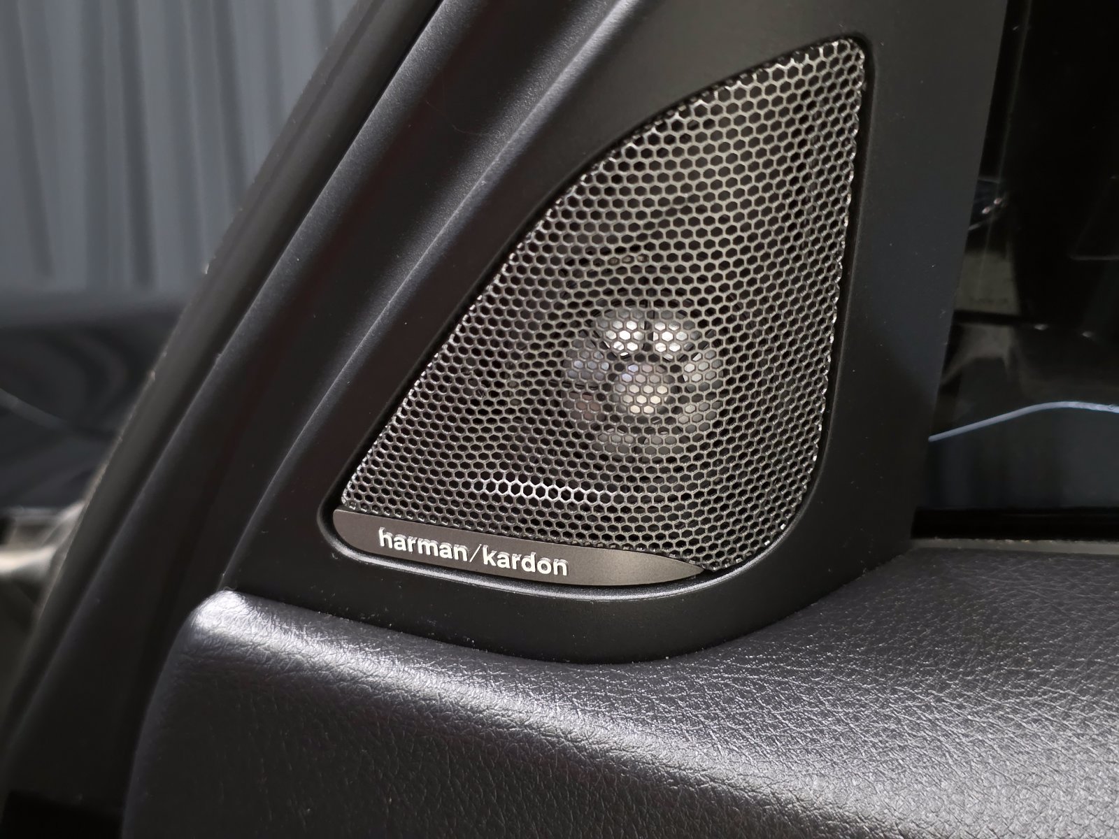 Used 2017 BMW M3 RWD image 37