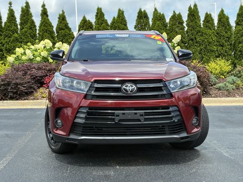 Used 2019 Toyota Highlander SE w/ Nightshade Edition AWD/4WD image 5
