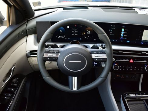 New 2026 Hyundai Tucson Limited image 46