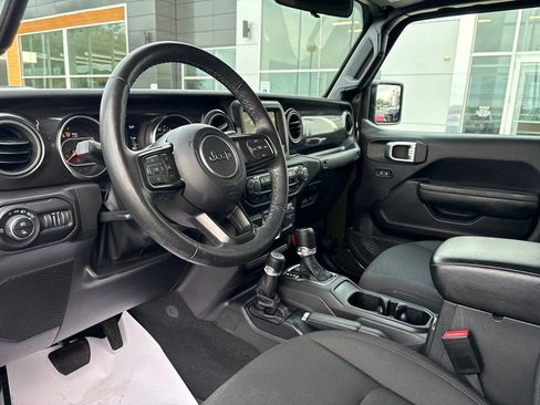 Used 2022 Jeep Gladiator Sport AWD/4WD image 16