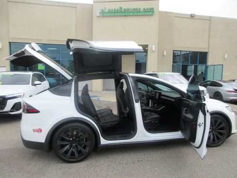 Used 2022 Tesla Model X AWD/4WD image 32