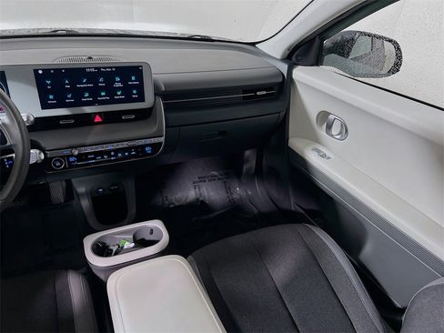 Used 2023 Hyundai Ioniq 5 SE image 21