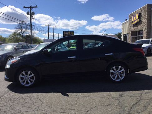 Used 2015 Nissan Versa w/ SL Tech Package FWD image 12